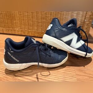 New Balance Boys Baseball Cleats Navy Blue size 5.5